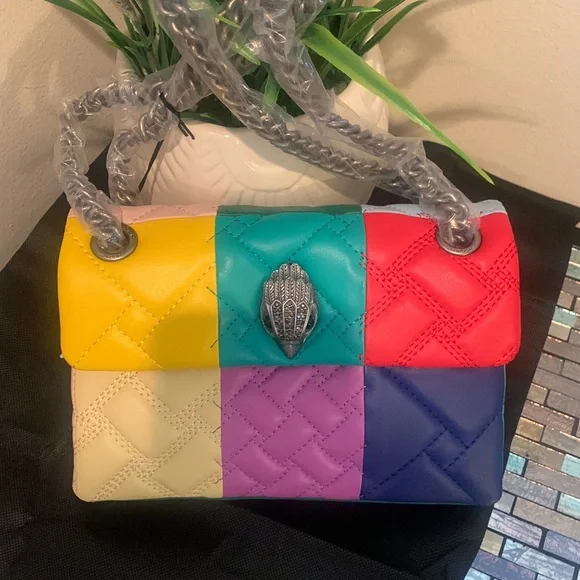 Mini Kensington Overstitch Quilted Crossbody Bag
KURT GEIGER LONDON - Picture 5 of 17